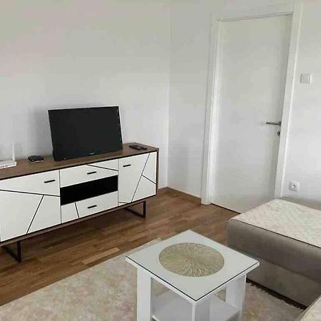 Apartman Vrbas 1 + Podzemna Garaza Banja Luka Ngoại thất bức ảnh